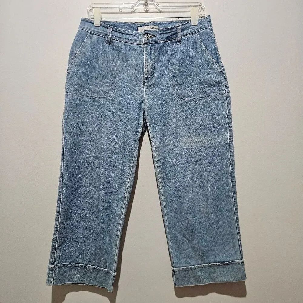 Chicos Platinum Denim Capri Jeans Women's Size 0.5 Sewed Cuff Leg